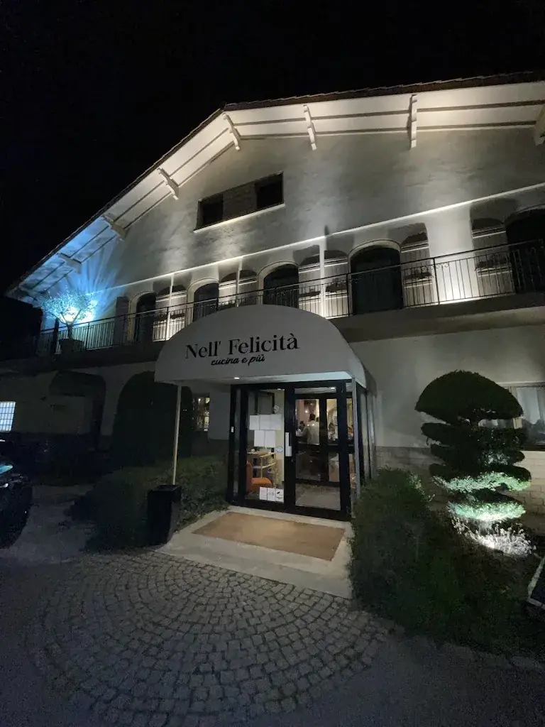 Anthony Giroud_Nell'Felicità_Brignais_review