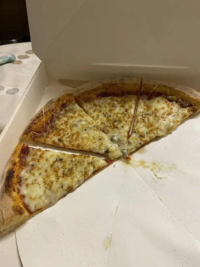 Vincent Vallée_Etna - Distributeur automatique de Pizzas 24h/24 7J/7_Châtres-sur-Cher_review