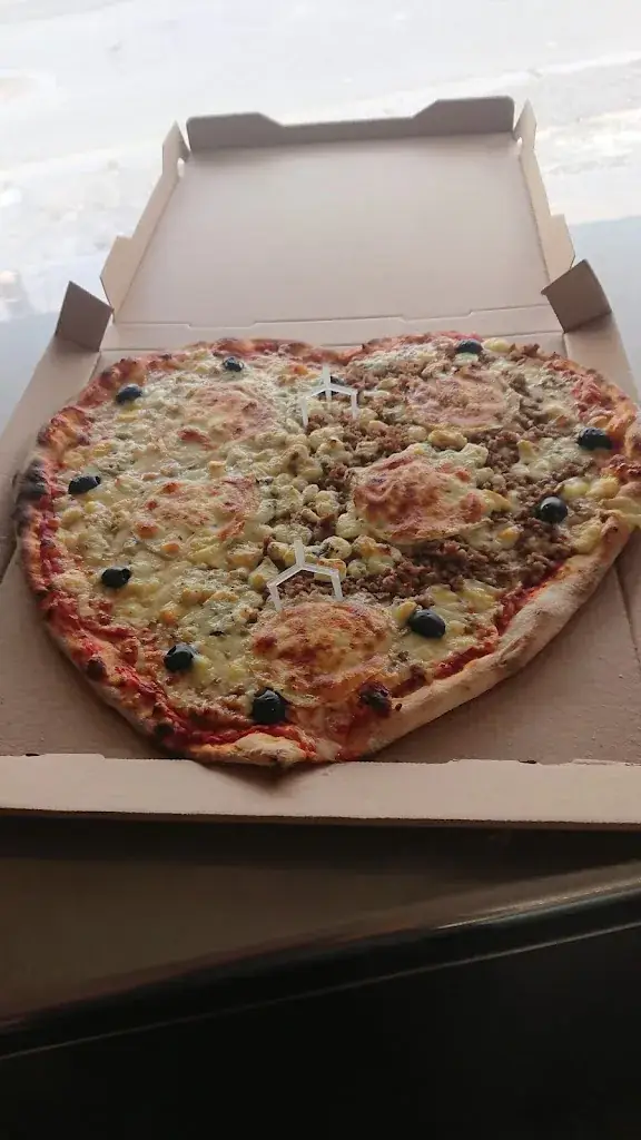 Hélène et ses pizzas restaurant in Châtillon-sur-Indre