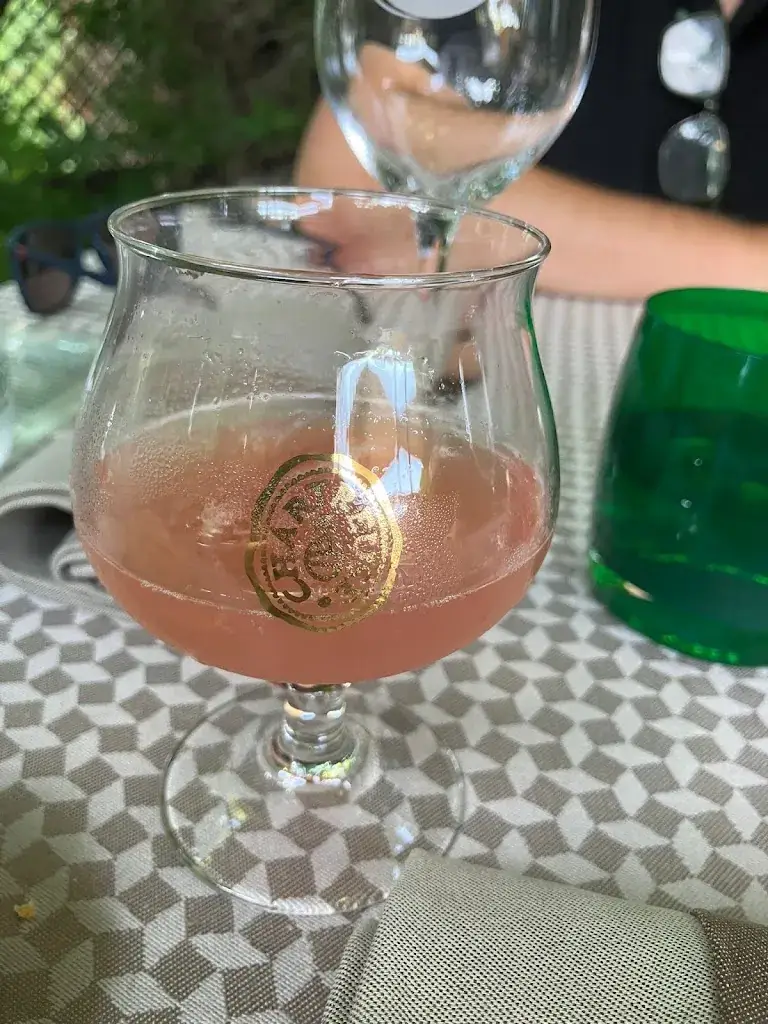 Sandy Schinkel_Le Week End_Chécy_review