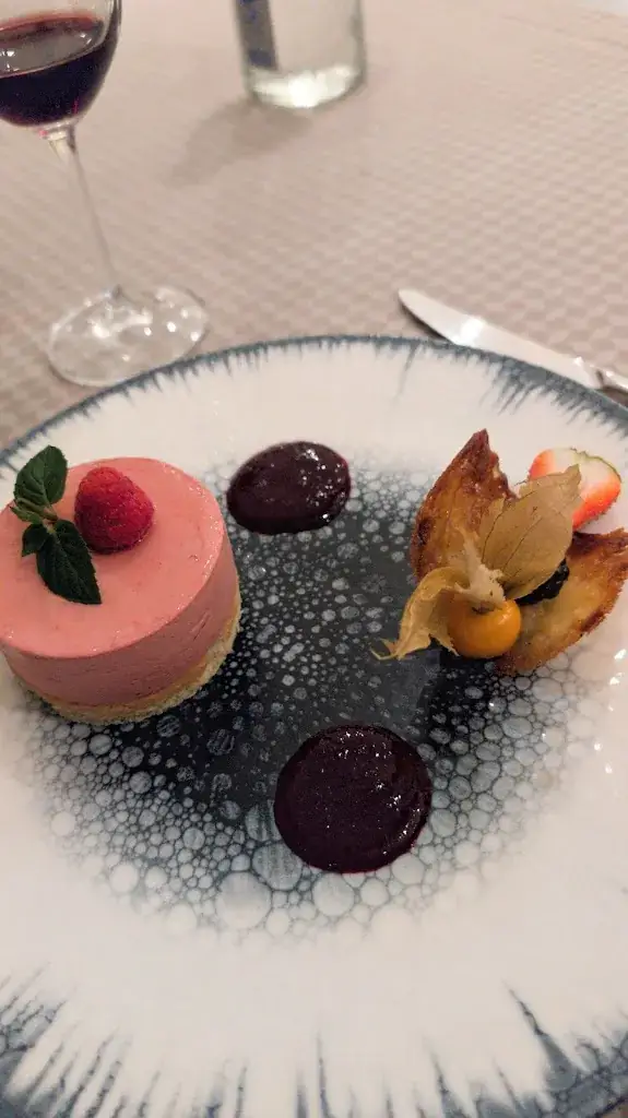 Michel Kroontje_Le Week End_Chécy_review