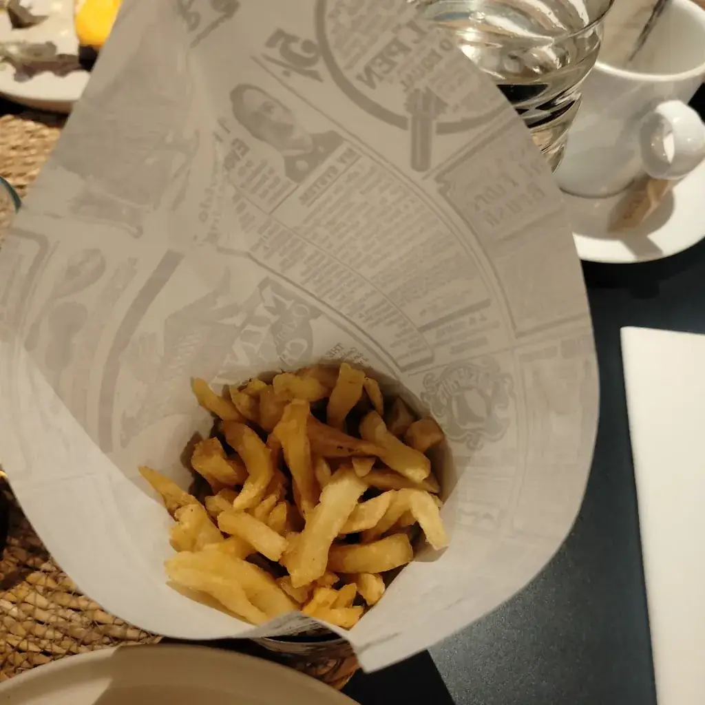 Monika Twardy_Cobalt_Chartres_review