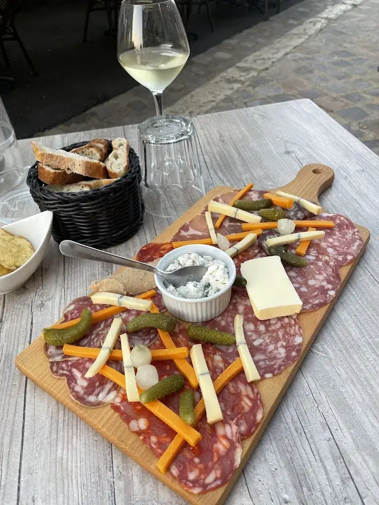 Kristen Koehler_la brochet' du sud_Chartres_review