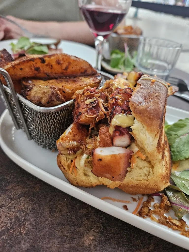 Aux Vieux Garçons_Chartres_slider_image_2