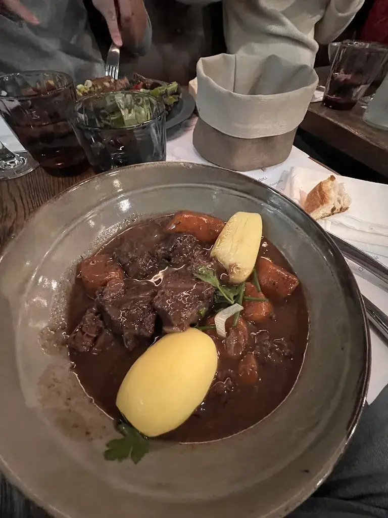 Danielle Caldas_Café Montescot_Chartres_review