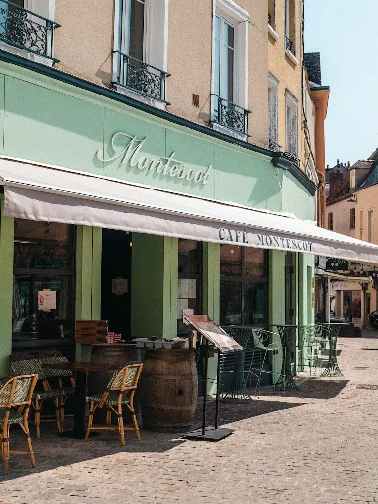 Café Montescot restaurant in Chartres