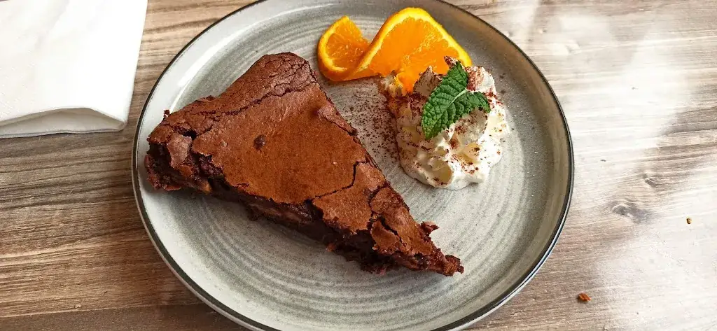 Le Sully_Chartres_slider_image_2