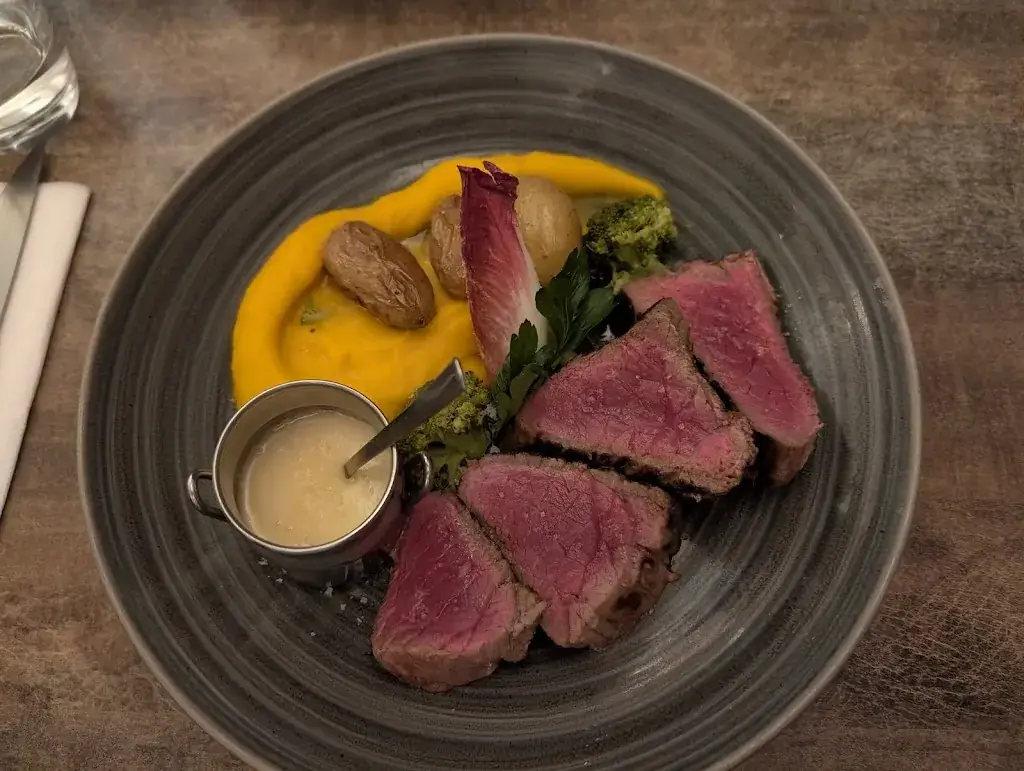 Le Sully_Chartres_slider_image_3