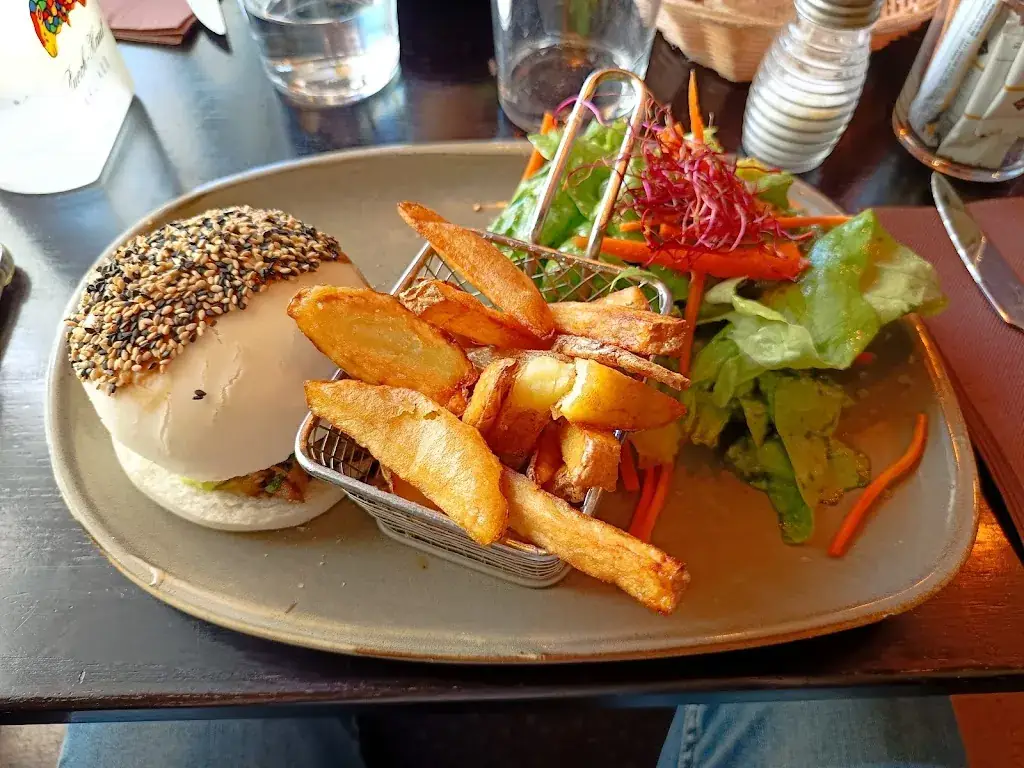 Cindy BERNARD_L'ADDICT_Brignais_review