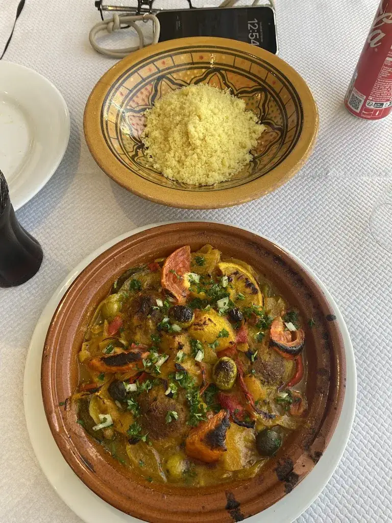 Bahram_LES SIRÈNES_Joué-lès-Tours_review