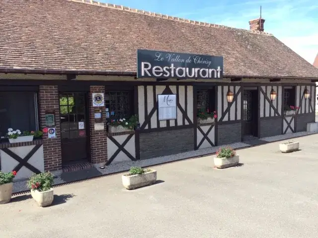 Le Vallon de Cherisy restaurant in Cherisy