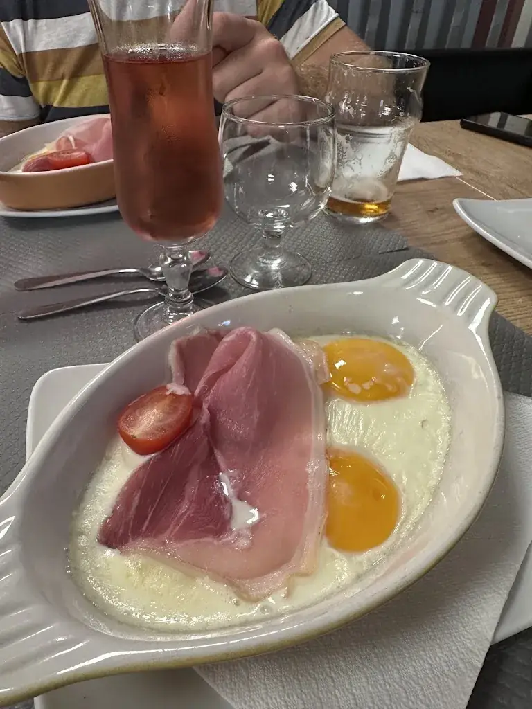 Francielle Cunha ღ_Le Cheval Blanc_Cherisy_review