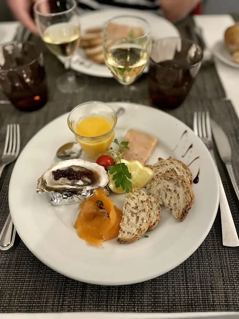 Le Capucin Gourmand_Nogent-le-Roi_slider_image_3