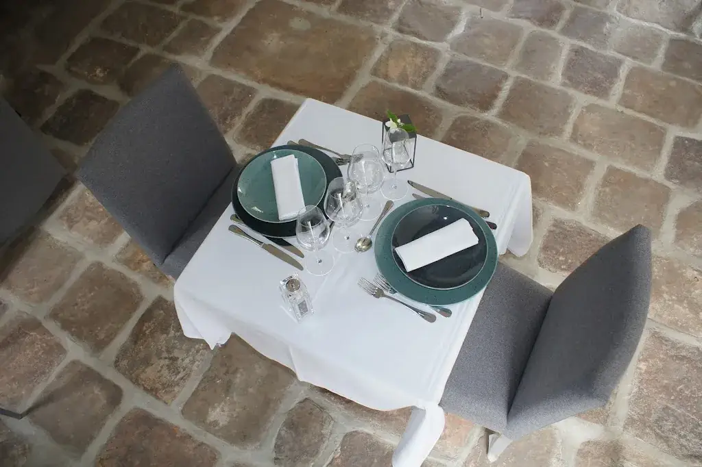 Le Moulin 1826 - Restaurant et Chambres d'hôtes restaurant in Houdan