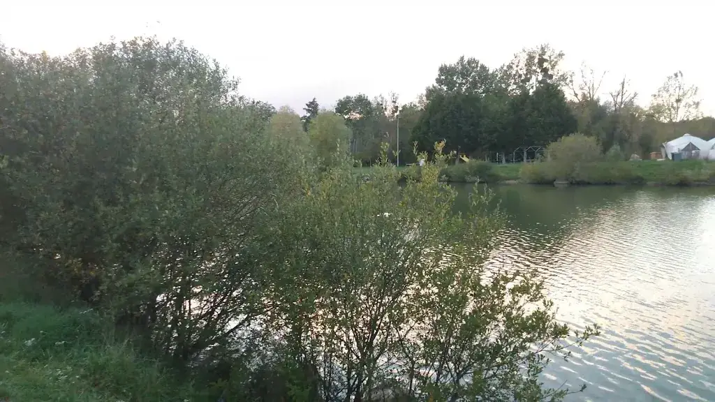 LA GUINGUETTE D'OULINS_Oulins_slider_image_2