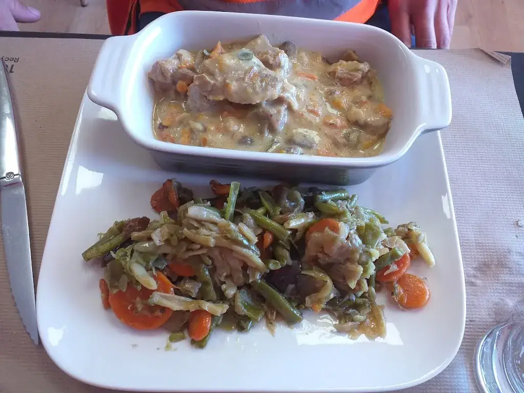 Gérald Géneaux_L' Atelier_Château-Renard_review