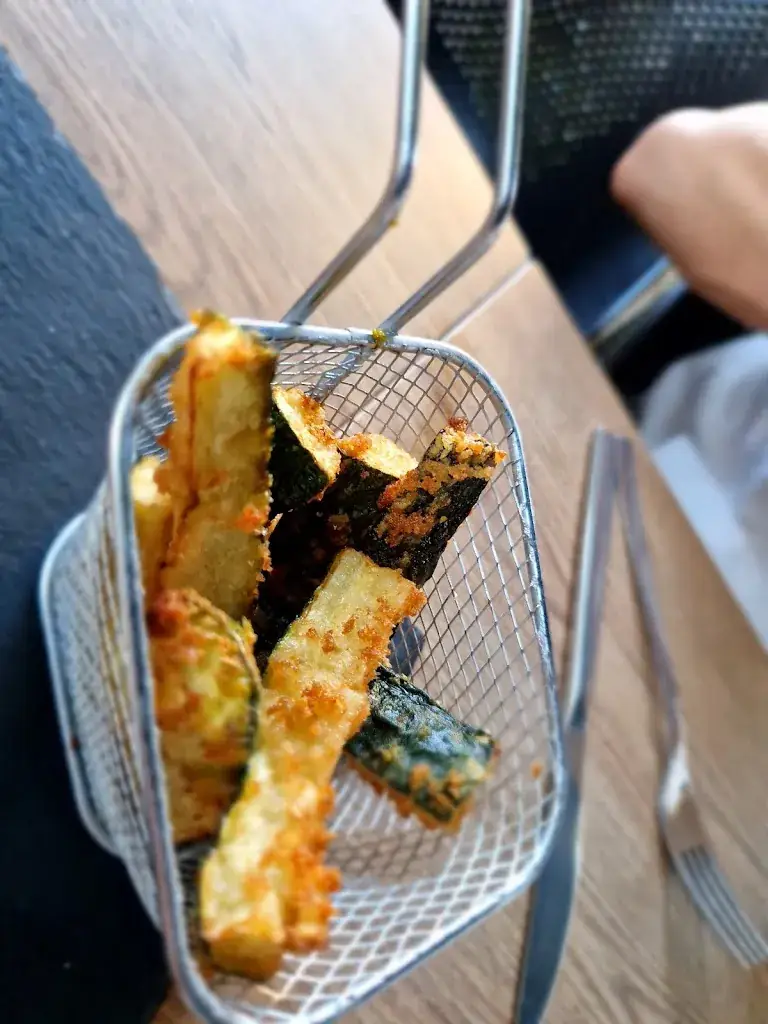 C K_La Grappe_Châteaurenard_review