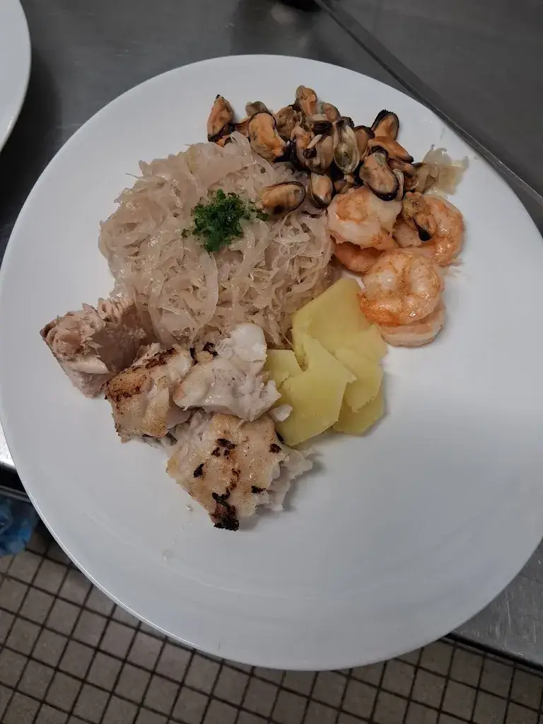 O'Melvet Restaurant_Château-Renard_slider_image_3