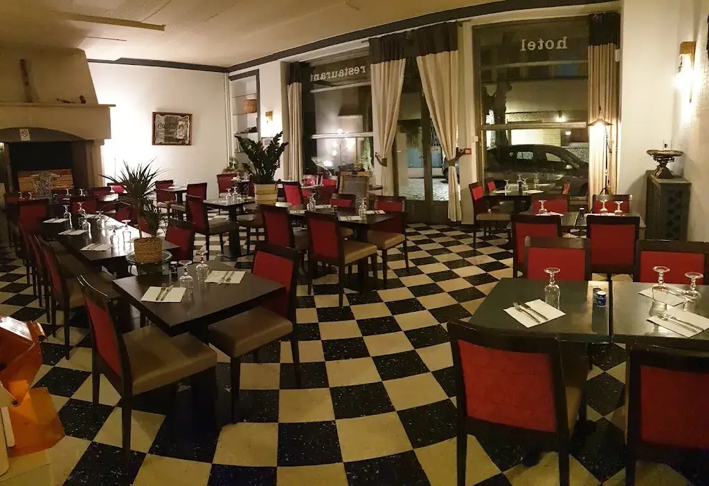 Hôtel Restaurant Le Central_Châteaurenard_slider_image_2