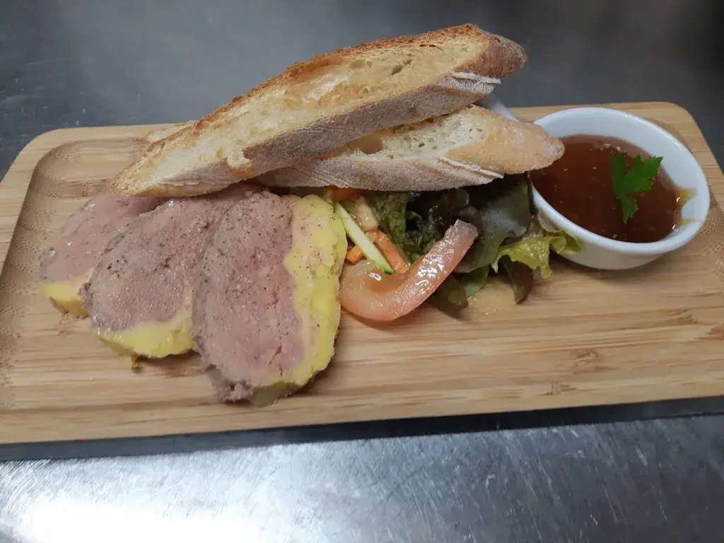 Hôtel Restaurant Le Central_Châteaurenard_slider_image_3