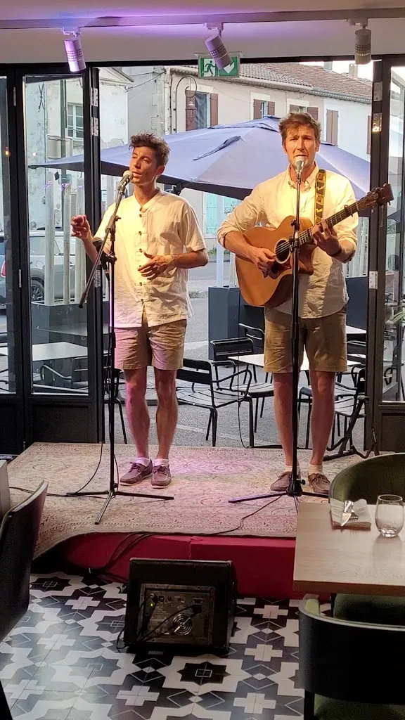 CAFÉ DES ALLÉES_Châteaurenard_slider_image_2