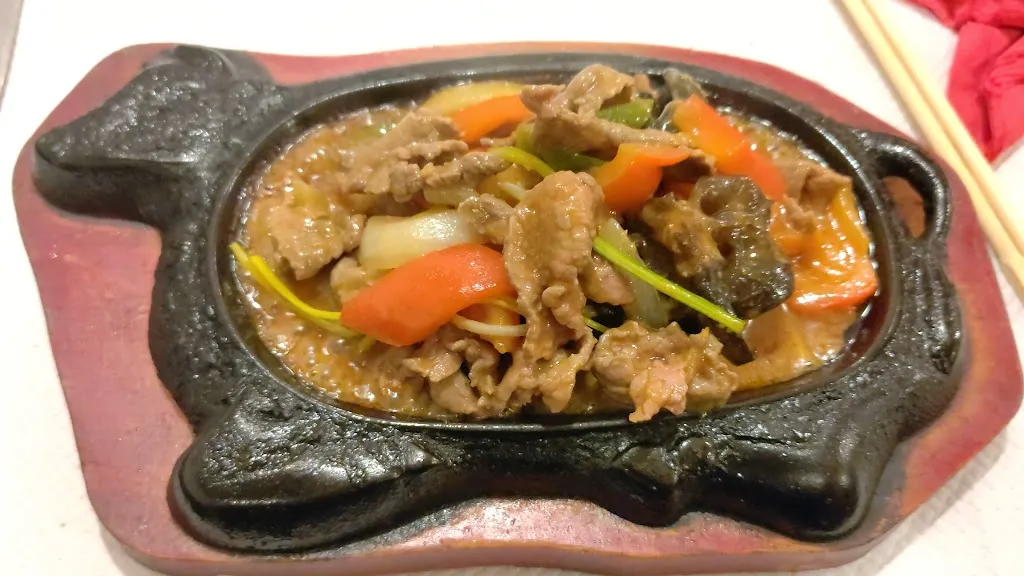 Hong-Kong_Châteaurenard_slider_image_2