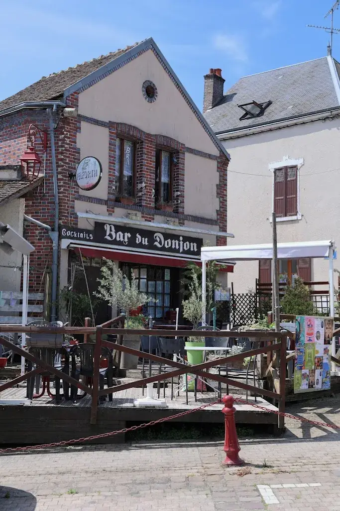 Bar du Donjon_Château-Renard_slider_image_3