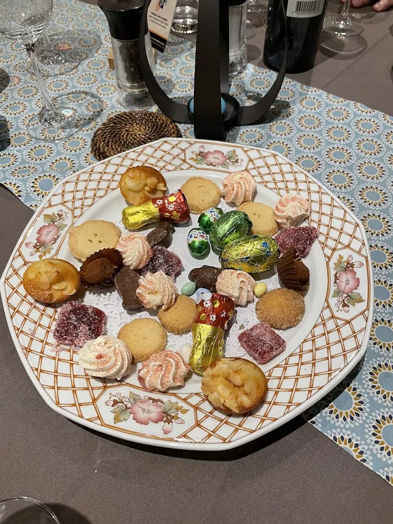 Restaurant de l'Auberge du Centre restaurant in Chitenay