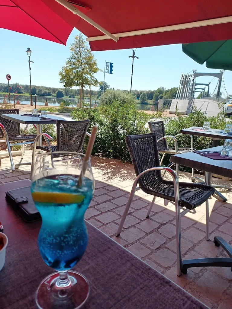 Auberge du Port restaurant in Châteauneuf-sur-Loire