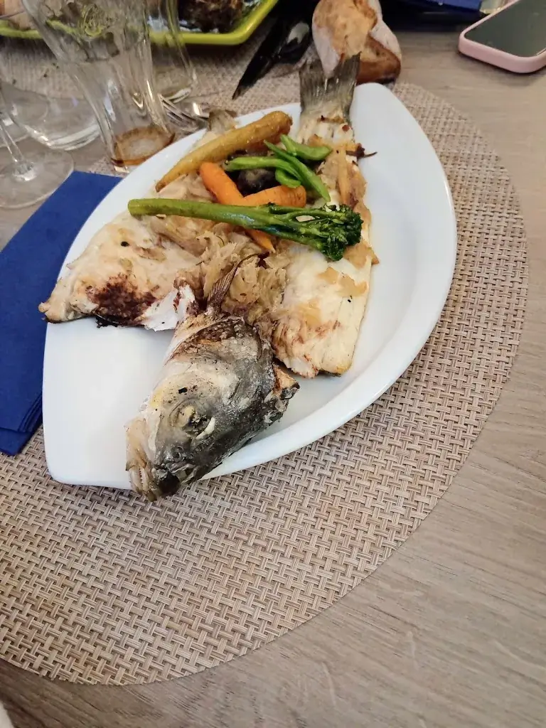 MYLENE ROBERT_Fourchette et coquillages_Jargeau_reseña