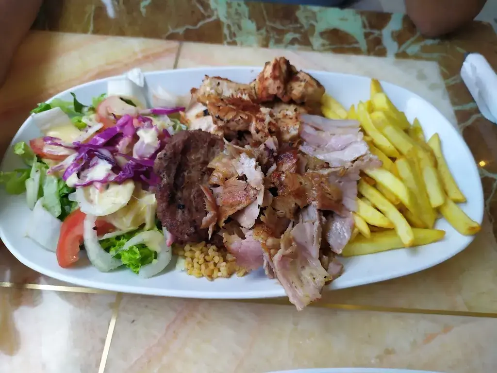 Avanos Grill_Brignais_slider_image_1