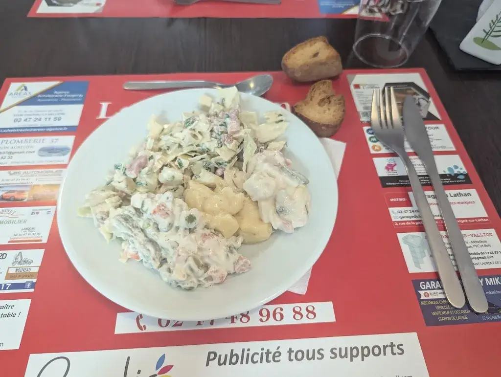 sebastien tho_Bar Restaurant Le Gros Ormeau_Cléré-les-Pins_review