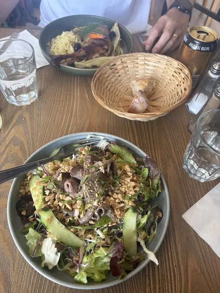 Lydia Whiston_Mon Jardin Resto / Traiteur_Cher_review