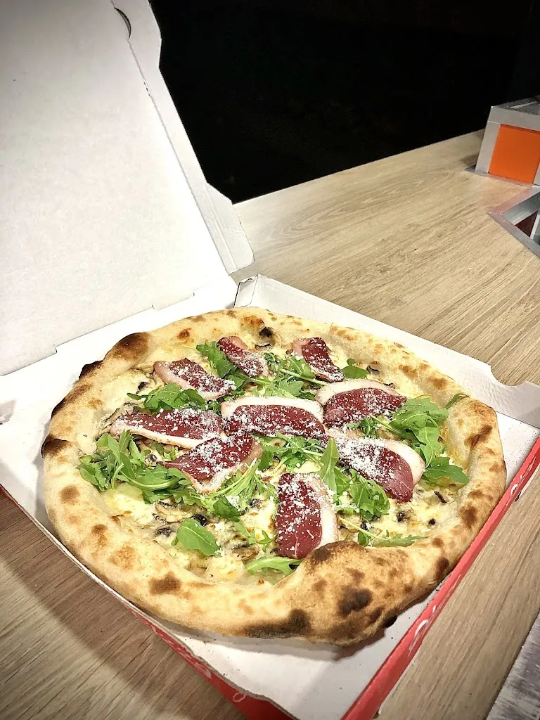 Camion Pizza La Recette_Cléry-Saint-André_slider_image_2