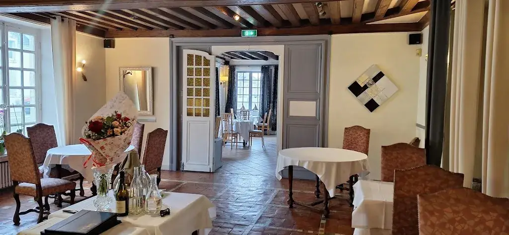 La Grande Tour restaurant à Saint-Ay