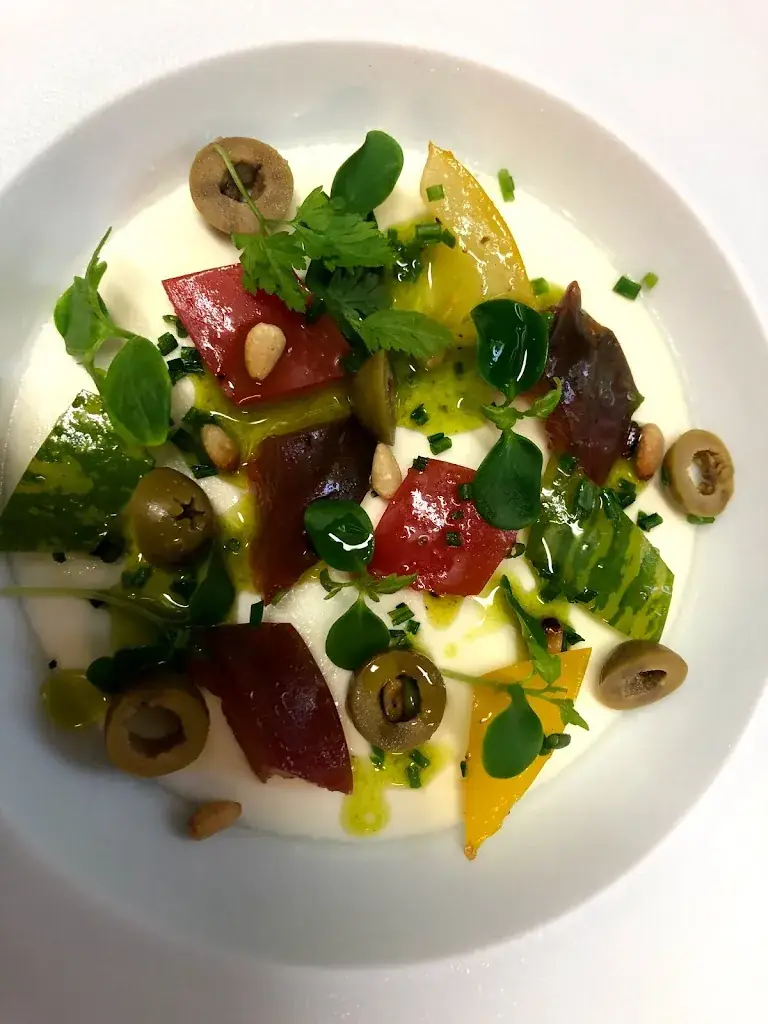 La Grande Tour_Saint-Ay_slider_image_2