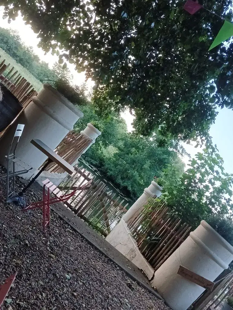 Roger Gallien_La Guinguette des Fouleries_Châteaudun_review