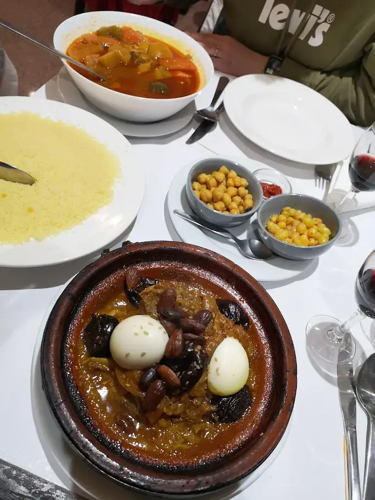 Kelly P._Les plaisirs du Maroc_Châteaudun_review