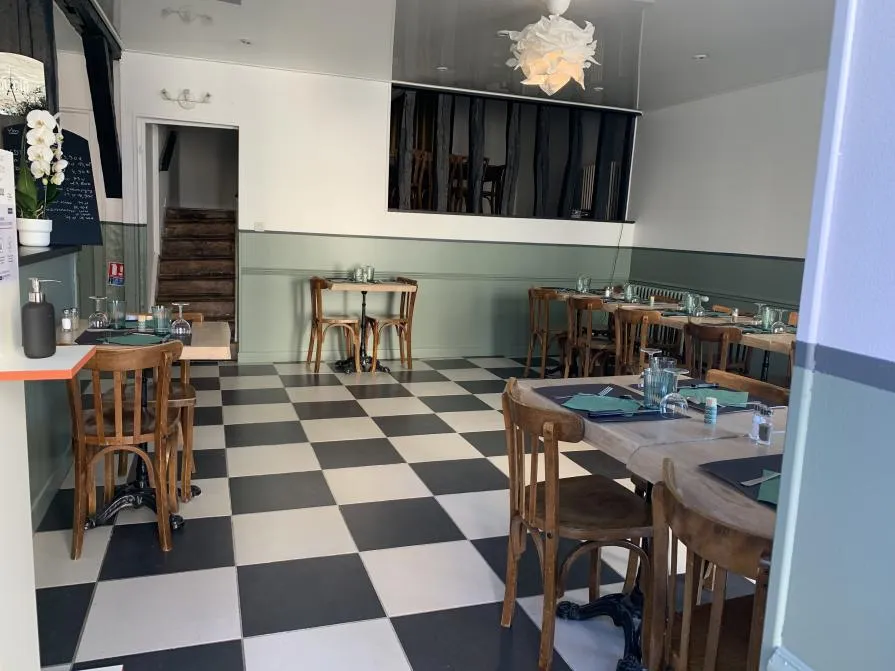 Saint-Georges, Cloyes-sur-le-Loir restaurant in Cloyes-les-Trois-Rivières