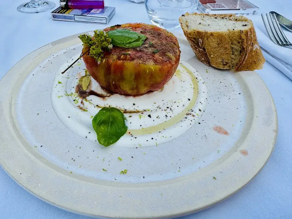 Rodney Testa_La Croix Blanche De Sologne_Chaumont-sur-Tharonne_review