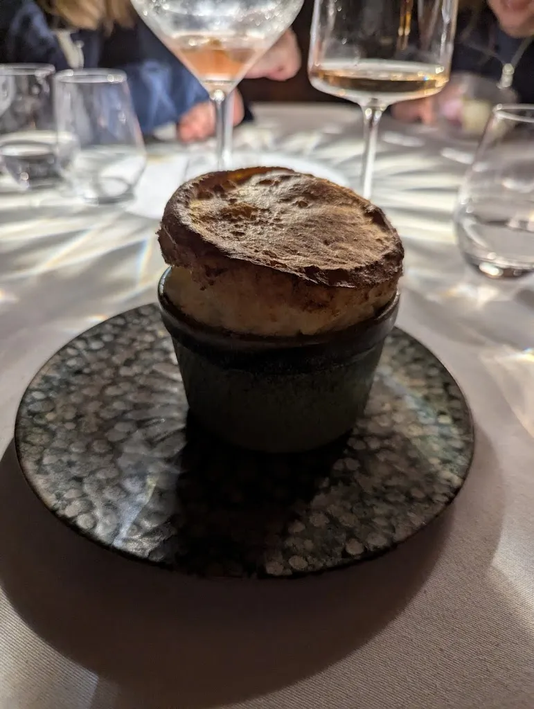 Jagoda Latanska_Château les Muids_Ferté-Saint-Aubin_review