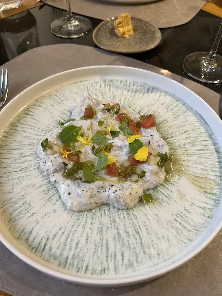 Theis Klietsch_Le Beauharnais - Sherri et Nicola _Ferté-Beauharnais_review