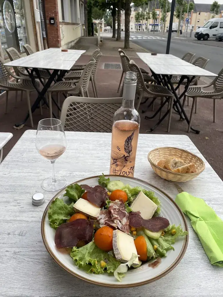 Yana Karol_Bar Brasserie Restaurant du Marché_Lamotte-Beuvron_review