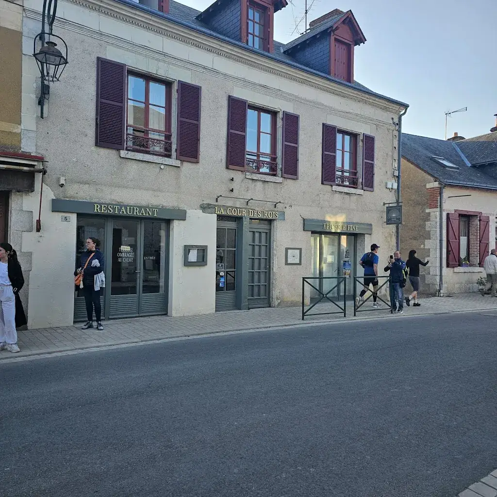 Marie-Laure Clé_LA COUR DES ROIS_Cheverny_review