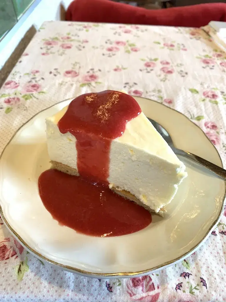 Little MISS GOUMARD CHEVERNY_Cheverny_slider_image_2