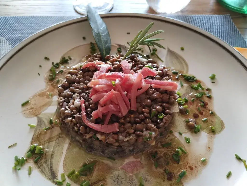 Isabelle L_TABLE 12_Cours-les-Barres_review