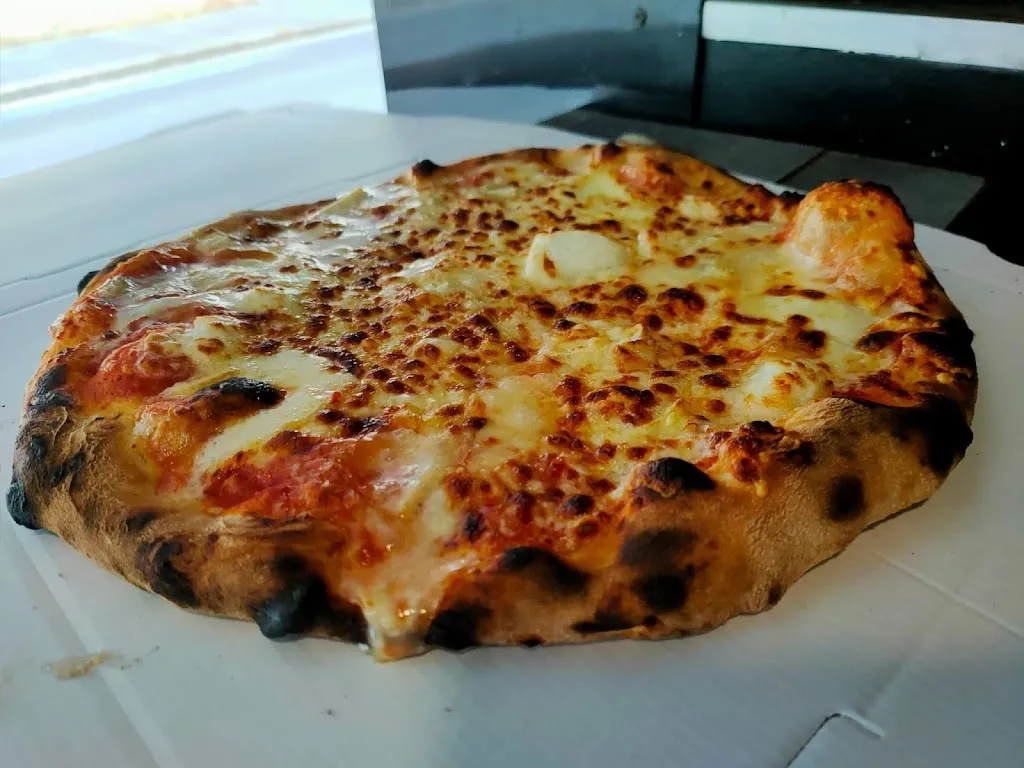 Menu_PizzaYolo_Darvoy_imagen_1