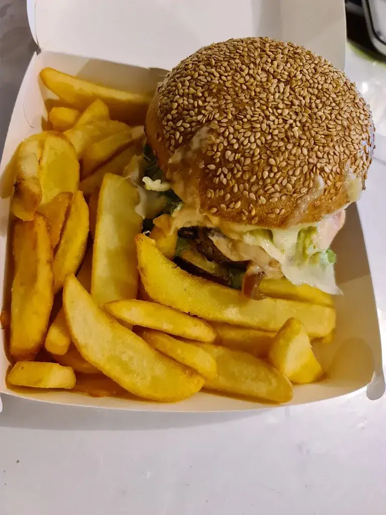 Vincent Pohu_Bar Tabac_Dampierre-en-Burly_review