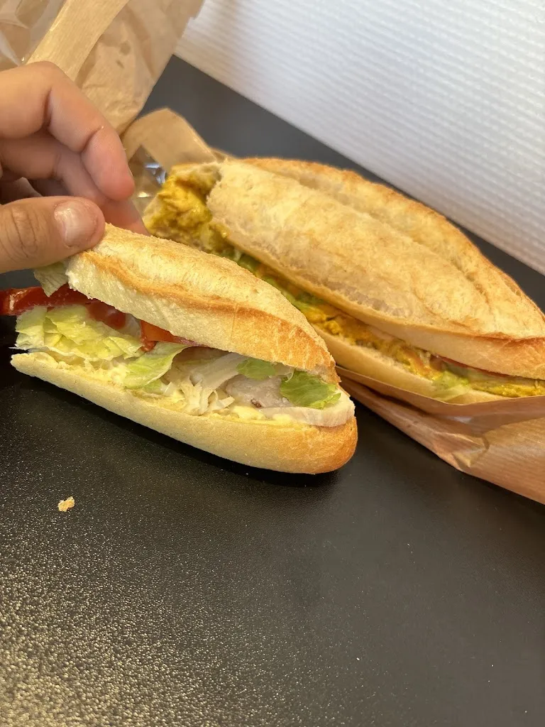 othman asabouh_Du pain sur la planche_Dampierre-en-Burly_review