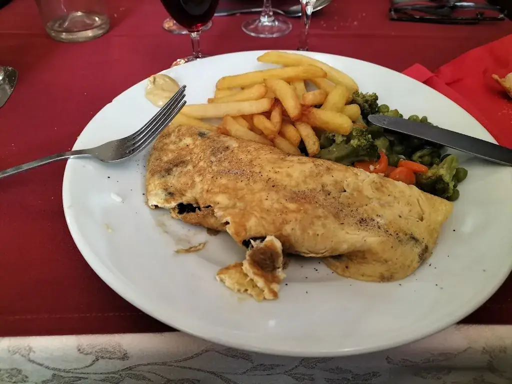 monique ROUGEAUX_Logis Hôtel Chez Chaumat_Cérilly_review